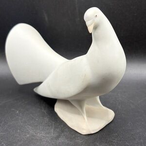 NAO Vintage Matte Porcelain Dove Bird Collectible Figurine Figure Figural, Spain
